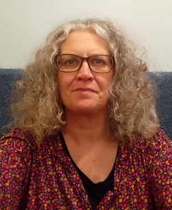 Colour photo of Jo Dagustun